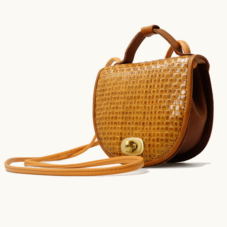 kleine-tasche-mit geflochtenem überschlag-sunshine-curry